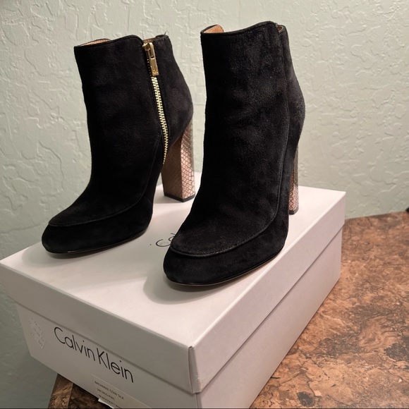 Calvin Klein booties - Picture 3 of 8